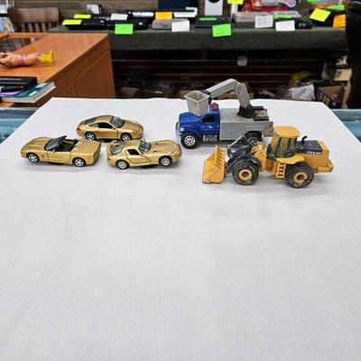 Lot of 5 toy cars