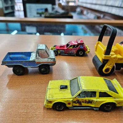 Lot of 7 diecast cars