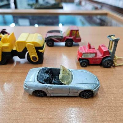 Lot of 7 diecast cars