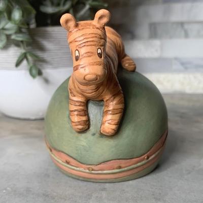 Charpente Vintage Disney Classic Tigger Ball Ceramic Figure