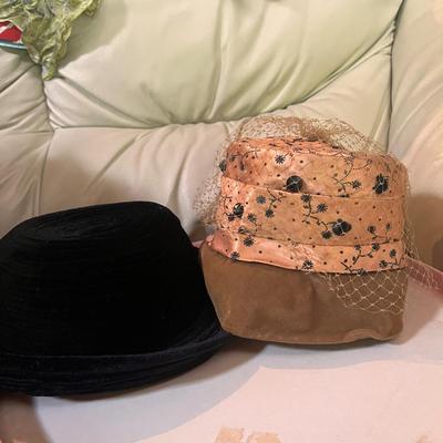 Lot Vintage Hats, Scarves, Gloves, Hat Box