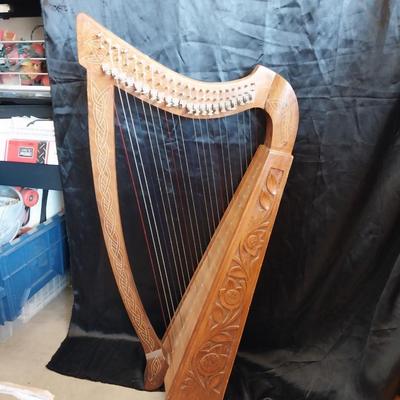 CARVED WOODEN MUSICAL HARP