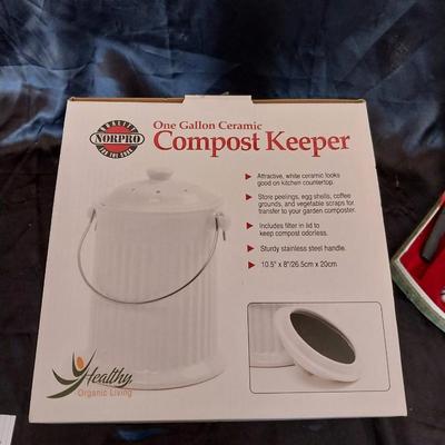 NEW COMPOST KEEPER AND MR COFFEE PUMP POT (NIB)