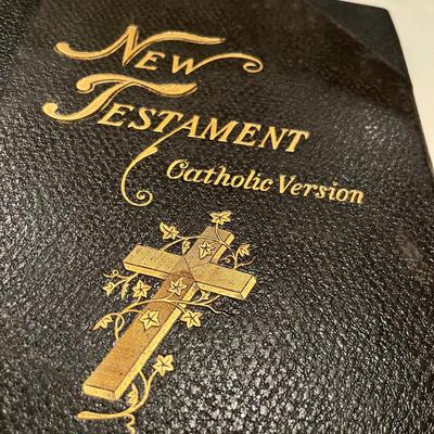 Vintage New Testament Bible.