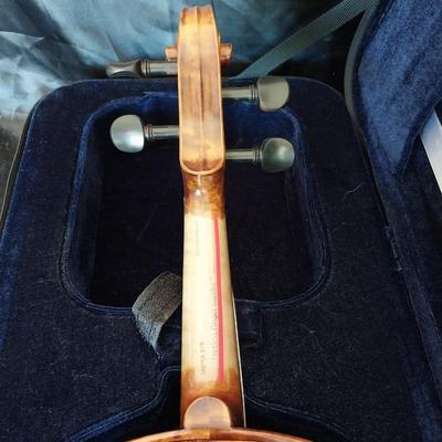 CREMONA VIOLIN IN CASE