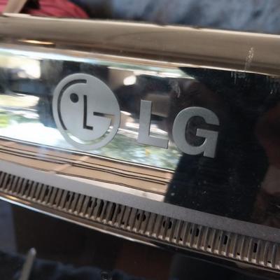CREATIVE SPEAKERS AND LG 19" MONITOR
