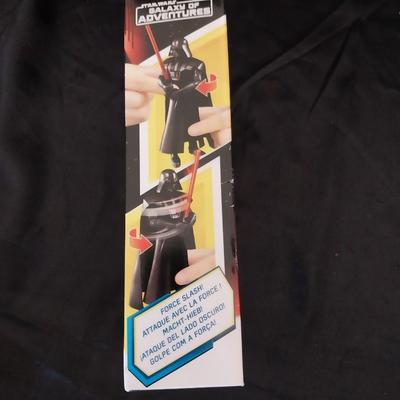 (NIB) STARWARS DARTH VADER FIGURINE