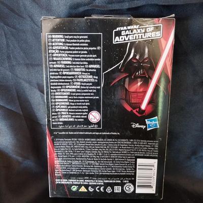 (NIB) STARWARS DARTH VADER FIGURINE