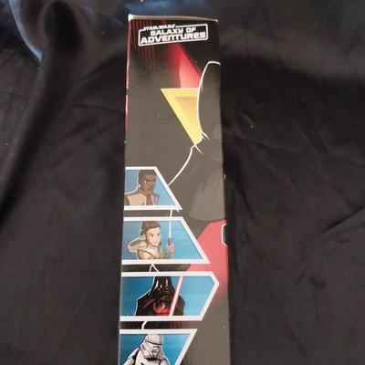 (NIB) STARWARS "KYLO REM" FIGURINE