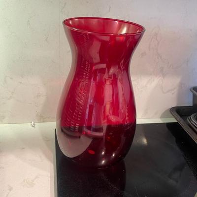 RED VASE