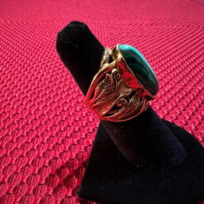 STERLING SILVER RING WITH MALACHITE