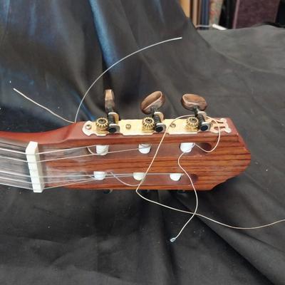 WALDEN ACUSTIC GUITAR