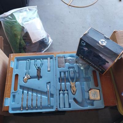 12 VOLT PORTABLE AIR COMPRESSOR AND TOOL KIT