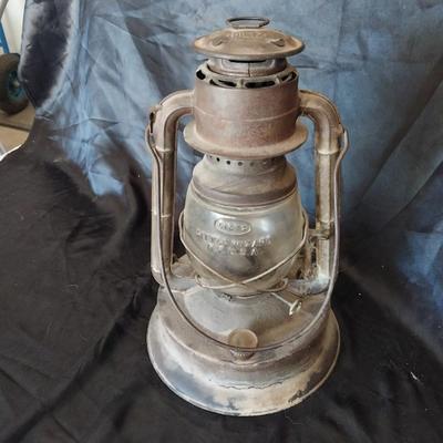 DIETZ VINTAGE LANTERN