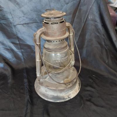 DIETZ VINTAGE LANTERN