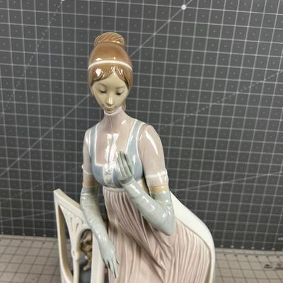 LLADRO "Lady Empire" #4719 