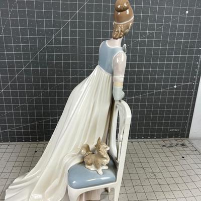 LLADRO "Lady Empire" #4719 