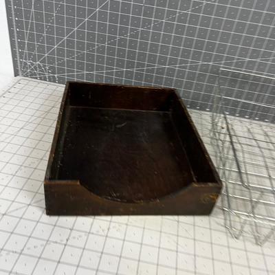 VINTAGE "IN"  Baskets Wood and Wire
