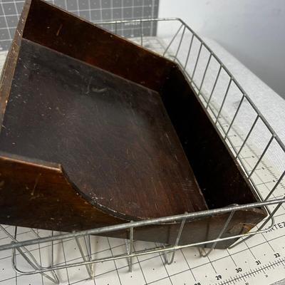 VINTAGE "IN"  Baskets Wood and Wire