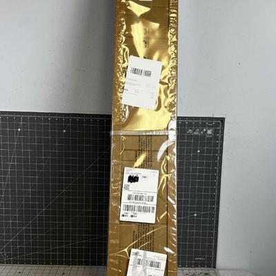 Mobil Projection Screen, NEW IN THE BOX 