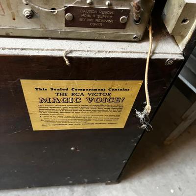 Antique Radio Mahogany Cabinet 