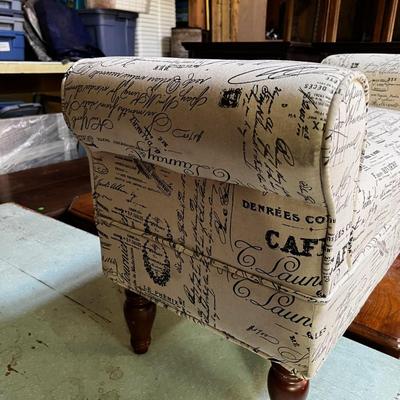 Upholstered Bench with CAFÃ‰ material 
