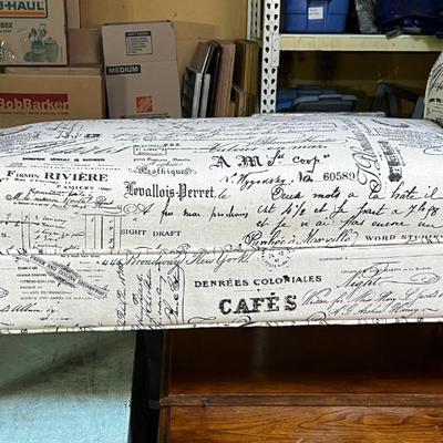 Upholstered Bench with CAFÃ‰ material 