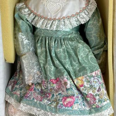 KELLY DESIGNER GUILD COLLECTION 27" PORCELAIN DOLL CHRISTINA JONIAK