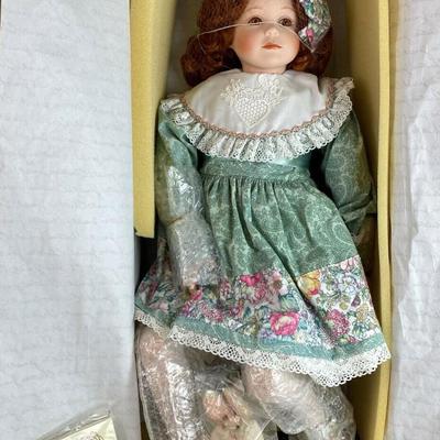 KELLY DESIGNER GUILD COLLECTION 27" PORCELAIN DOLL CHRISTINA JONIAK