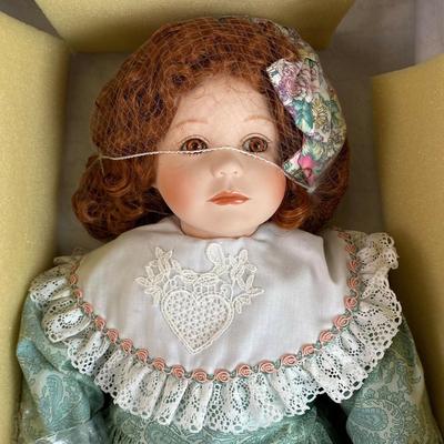 KELLY DESIGNER GUILD COLLECTION 27" PORCELAIN DOLL CHRISTINA JONIAK