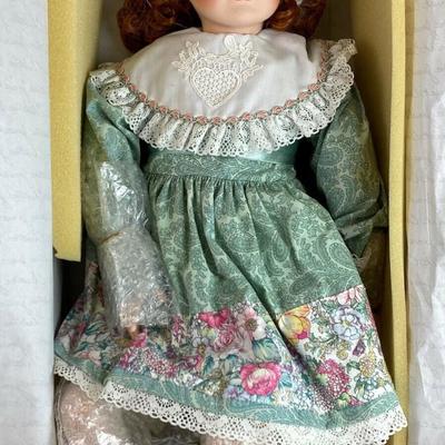 KELLY DESIGNER GUILD COLLECTION 27" PORCELAIN DOLL CHRISTINA JONIAK