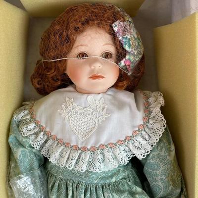 KELLY DESIGNER GUILD COLLECTION 27" PORCELAIN DOLL CHRISTINA JONIAK
