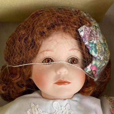 KELLY DESIGNER GUILD COLLECTION 27" PORCELAIN DOLL CHRISTINA JONIAK