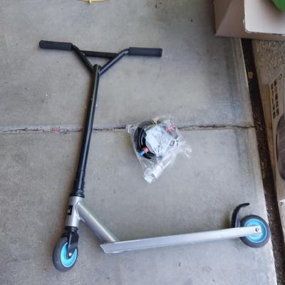 SCOOTER FOR SUN FUN AND FOOT PUMP