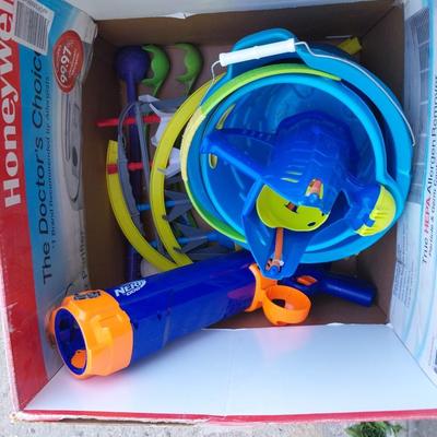 CHILDS DRYERASE BOARD/EISEL/PAINTBOARD AND MISC. TOYS