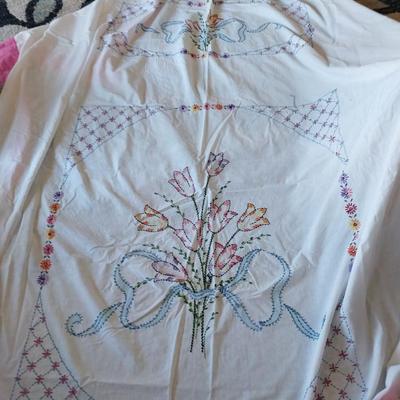 EMBROIDERED HAND STICHED TABLECLOTH