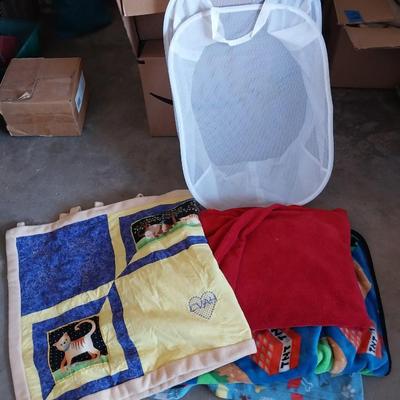 FOLDING HAMPER AND THROWS