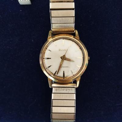 MENS BULOVA SELF WINDING WATCH AND CUFFLINGS-TIE TACKS