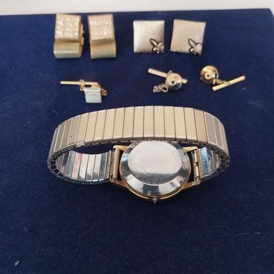 MENS BULOVA SELF WINDING WATCH AND CUFFLINGS-TIE TACKS