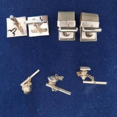 MENS BULOVA SELF WINDING WATCH AND CUFFLINGS-TIE TACKS