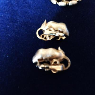 TRIFARI MATCHING NECKLACE AND BRACELET AND CLIP EARRINGS