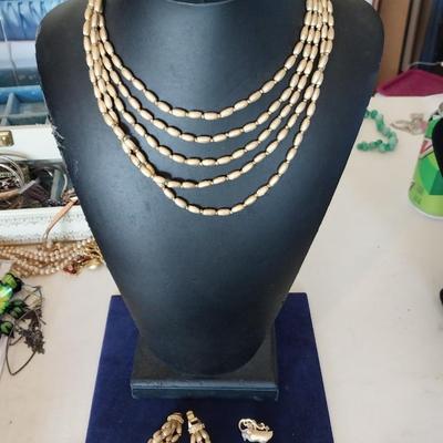 TRIFARI MATCHING NECKLACE AND BRACELET AND CLIP EARRINGS