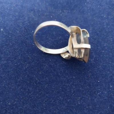 14K LADIES GOLD AND STONE RING