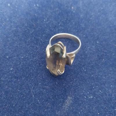 14K LADIES GOLD AND STONE RING