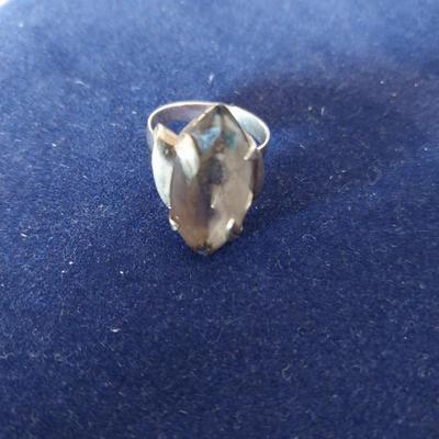 14K LADIES GOLD AND STONE RING