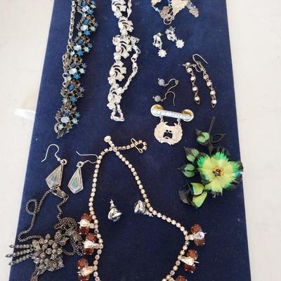 VINTAGE PAINTED BROACH-RINESTONE NECKLACE-BRACELETS AND EARRINGS