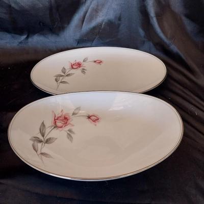 NORITAKE FINE CHINA SERVING PIECES AND GRAVY BOAT