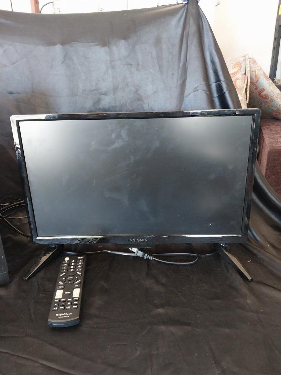 INSIGNIA 19" LED TV HDMI WITH REMOTE