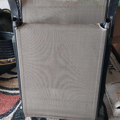 LOUNGE CHAIR WITH CUSION