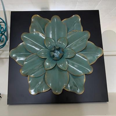 715 Metal Peacock Candle Holder with Metal Flower Wall Decor